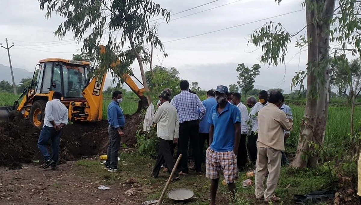 सेल्फीच्या नादात खोल दरीमध्ये पडलेल्या युवकाला जीवनदान