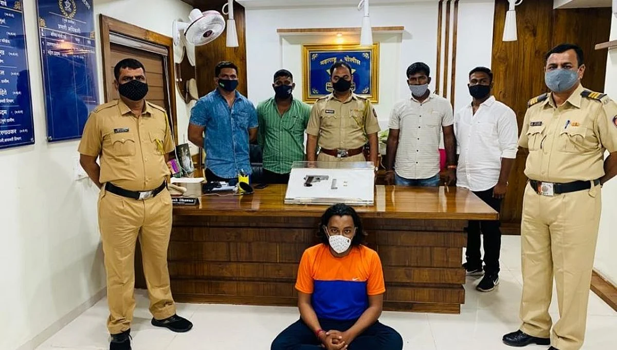 पिस्तुल आणि जिवंत काडतुसे बाळगल्याप्रकरणी एकाला अटक