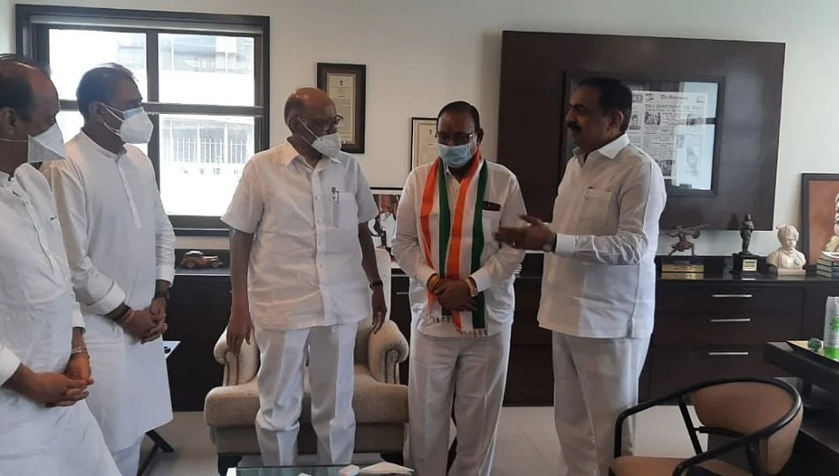 राष्ट्रीय ओबीसी महासंघाचे डॉ. जीवतोडे यांचा राष्ट्रवादीत प्रवेश