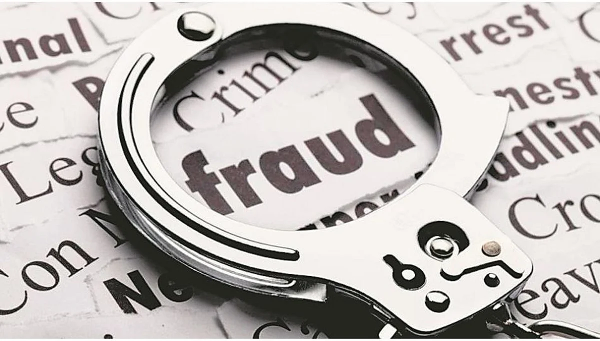 कर्ज वसुलीच्या खोट्या नोंदी; ५१ लाखाचा अपहार उघडकीस
