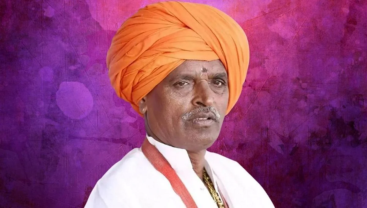 अय.... मोबाइल बंद कर पहिले, जरा भानावर ये; भर कीर्तनात इंदोरीकर महाराज संतापले