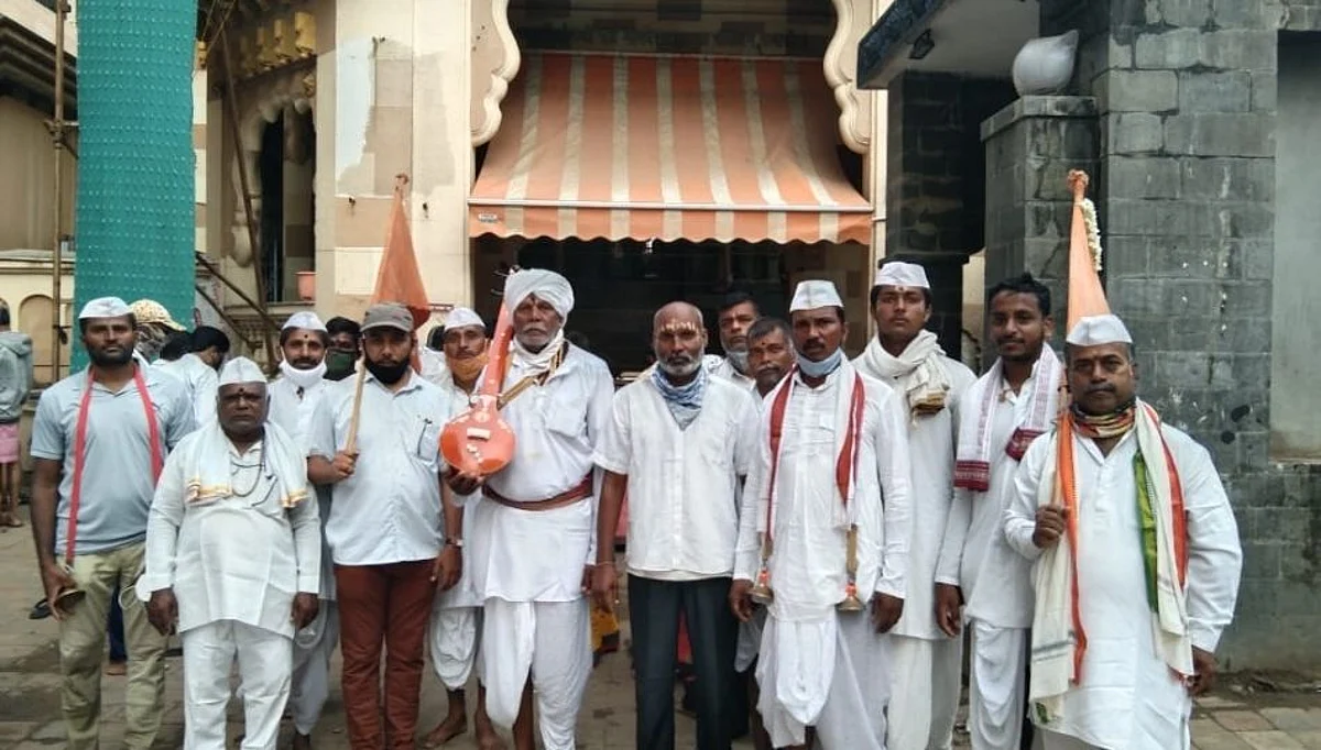 बंडातात्या कराडकर पोलिसांच्या नजरकैदेत; अनुयायी पंढरीत दाखल!