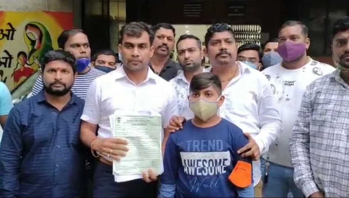 शाळेचा दाखला थेट पोस्टाने घरी, डोंबिवली मधील शाळेचा अजब प्रकार... (पहा व्हिडिओ)