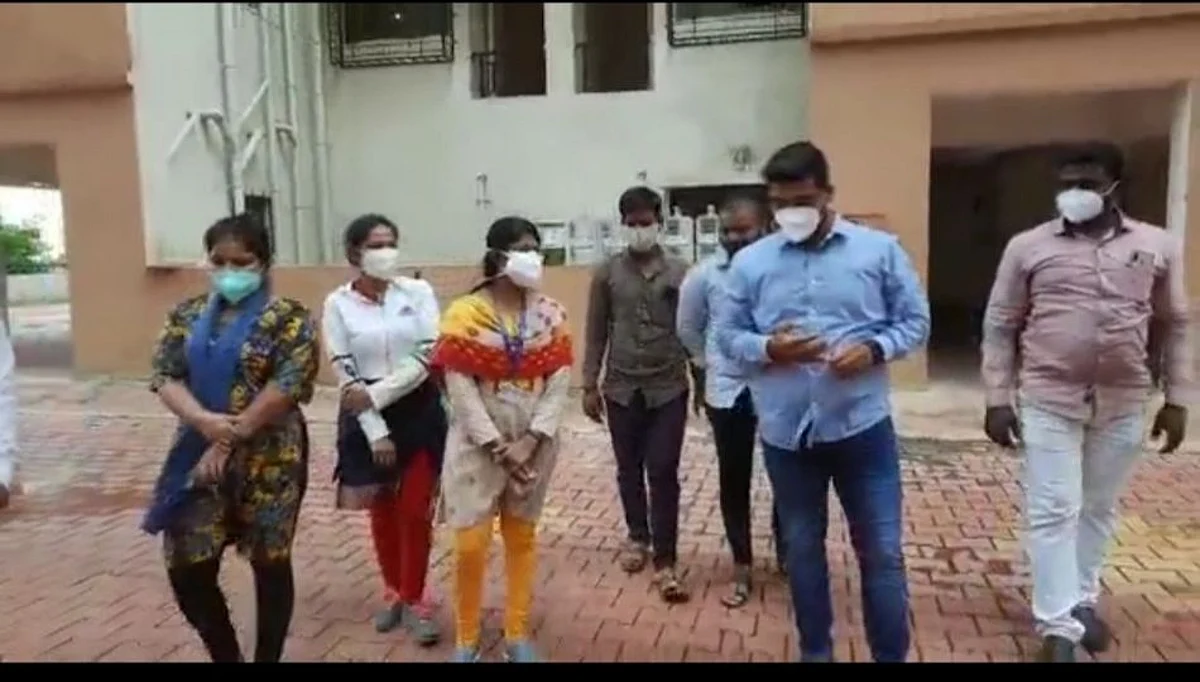 कोरोनाच्या काळात एका शेतकरी मुलाचा मदतीचा हात
