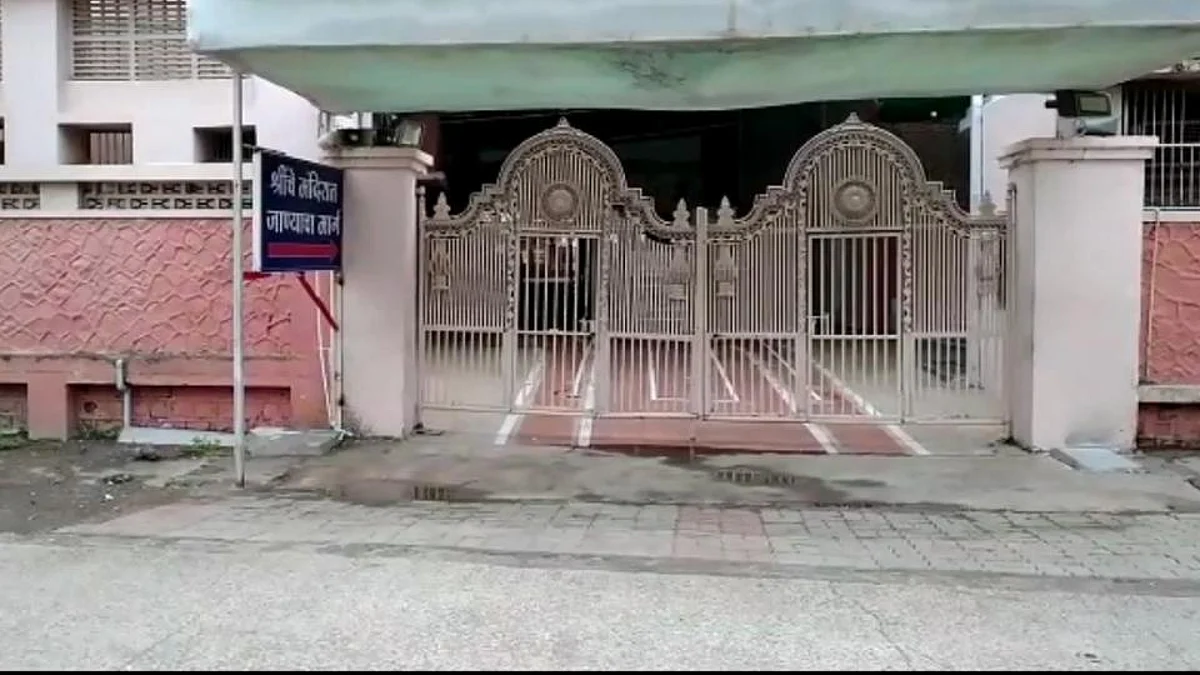 उघड दार देवा आता! गजानन महाराज मंदिर परिसरात भाविकांची मागणी