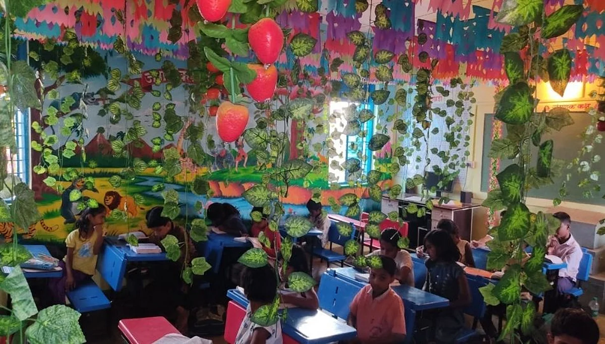 जंगला पासून ते मोबाईल पर्यंत सर्व काही आहे या डिजीटल शाळेत; वाचा सविस्तर