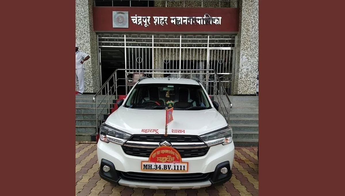 चंद्रपूरच्या महापौरांसाठी ११ लाखांची कार; नंबरसाठी हजारोंचा खर्च!