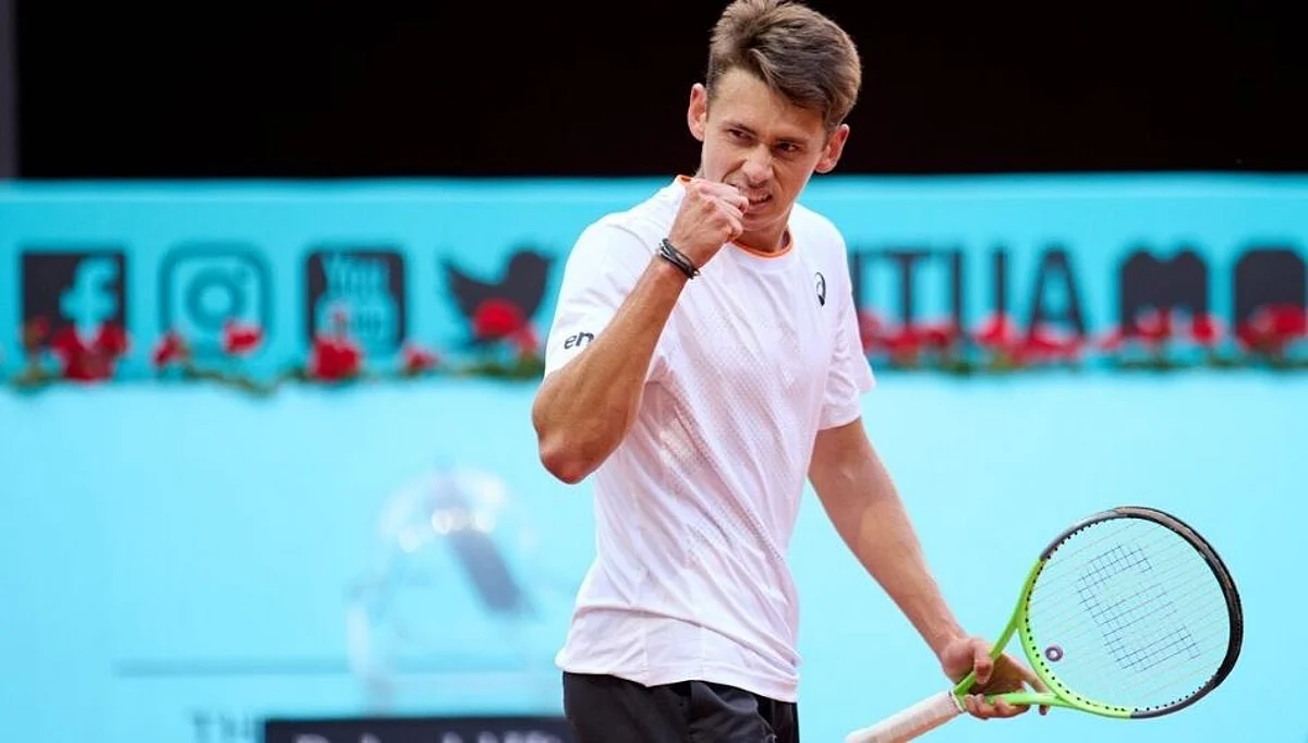 ऑलिम्पिकमध्ये ऑस्ट्रेलियाला मोठा झटका ! Alex de Minaur ला कोरोनाची लागण