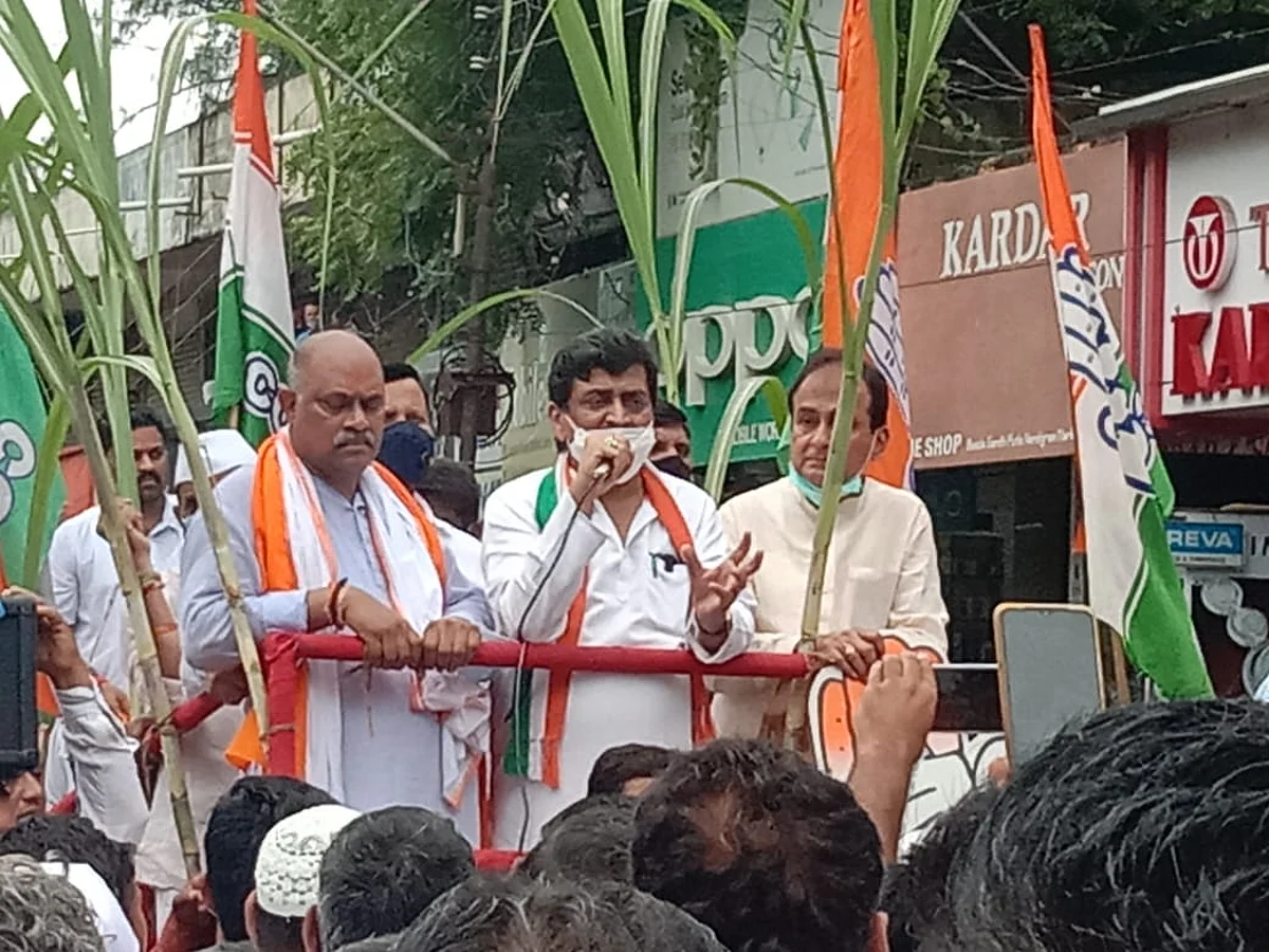 नांदेडमध्ये काँग्रेसचा बैलगाडी मोर्चा; अशोक चव्हाणांची केंद्रसरकार टिका