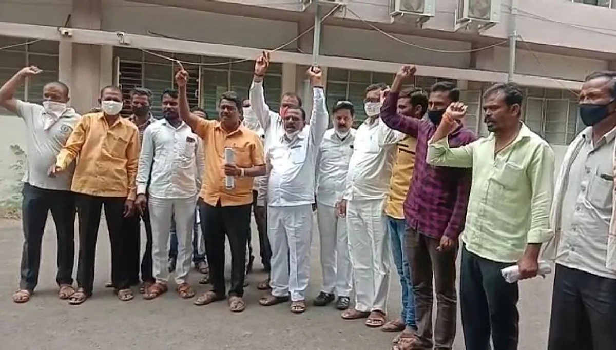 ज्वारी खरेदीत घोटाळा; दोषींची चौकशी करण्याबाबत शिवसेना आक्रमक