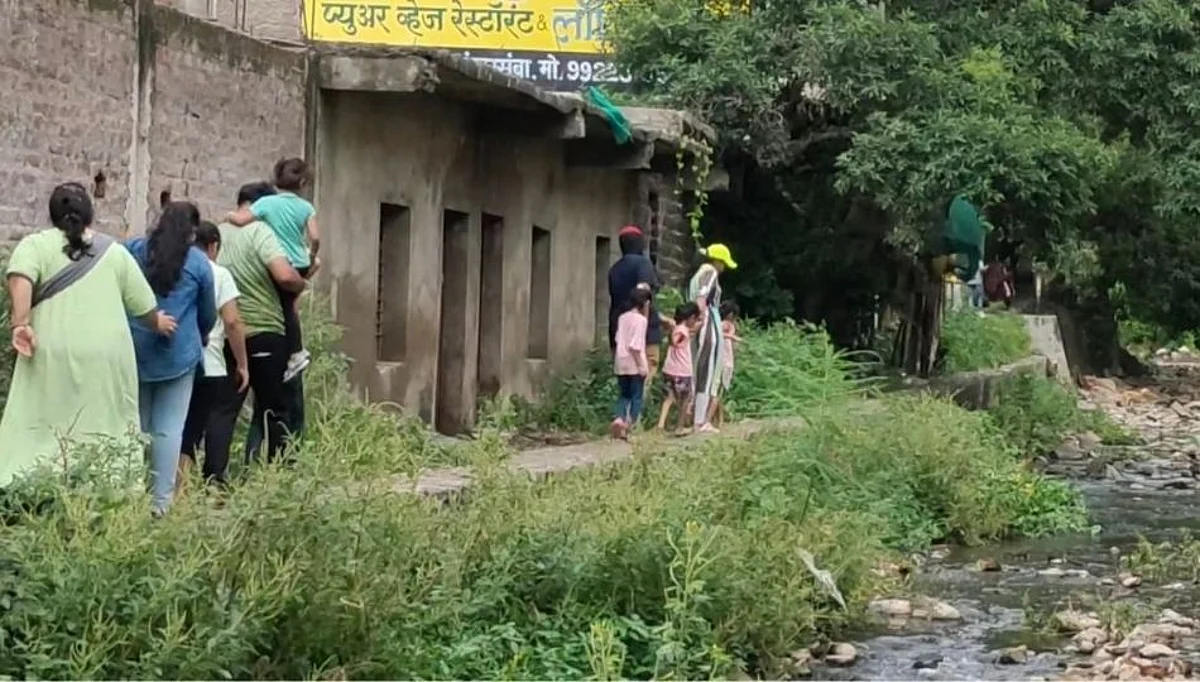 बीडमध्ये विकेंड लॉकडाऊनला हरताळ !