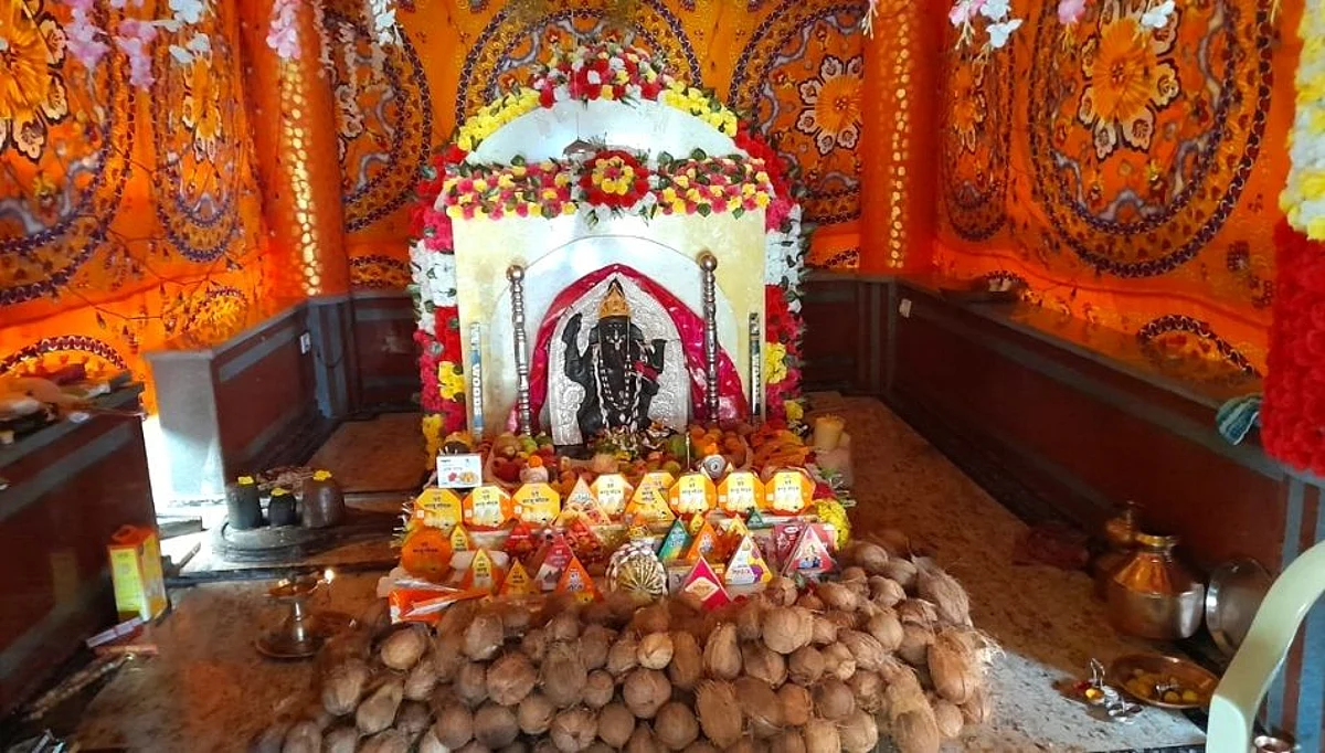 सिंधुदुर्गमधील 'या' गावात साजरा केला जातो; 'एक गाव एक गणपती'