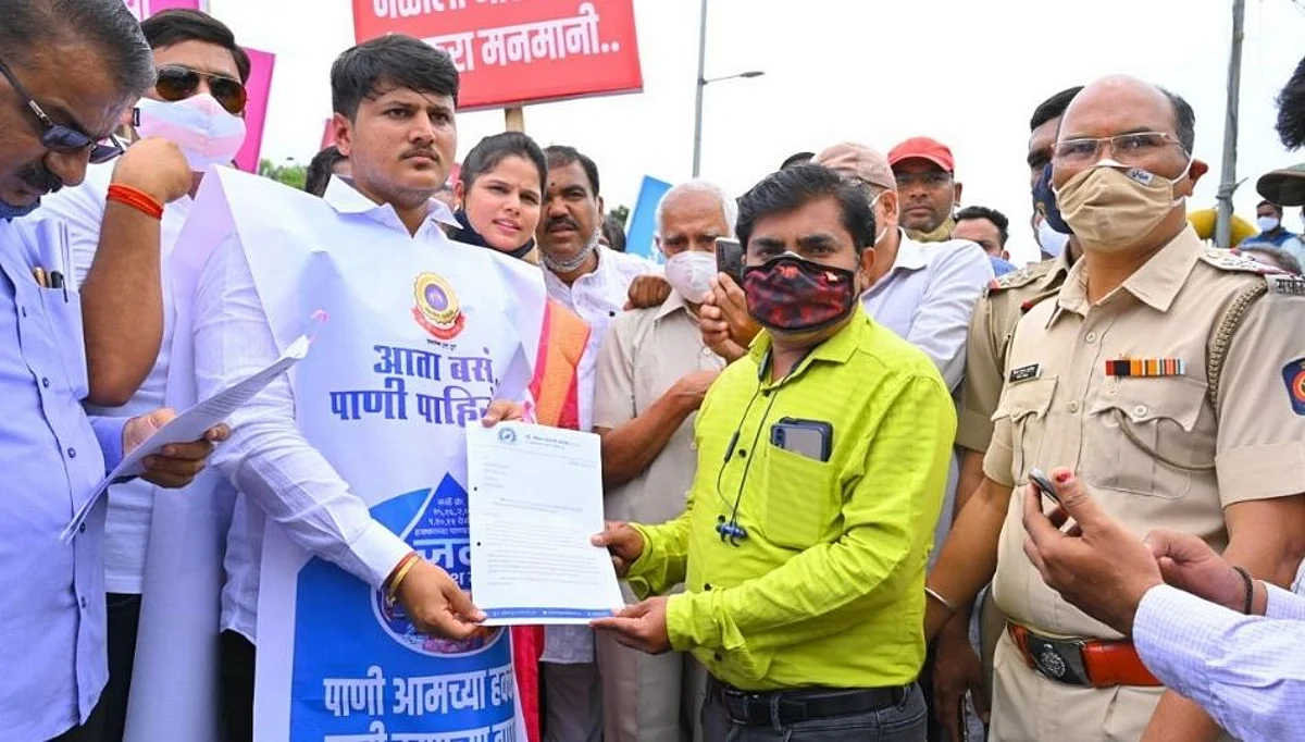 पुण्यात पाण्यासाठी हंडा मोर्चा!