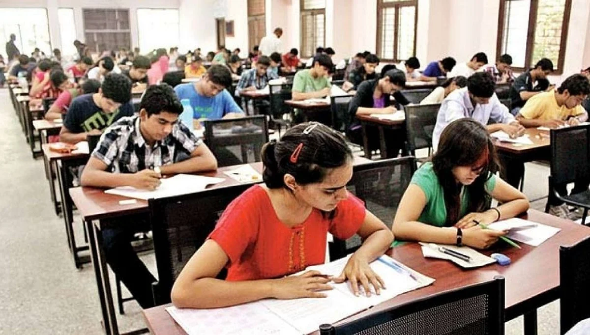 UPSC Civil Services 2022: यूपीएससी मेन्स परीक्षा होणारच, हायकोर्टाने याचिका फेटाळली