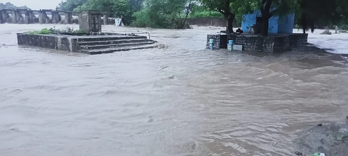 कजगाव परिसरात आठ दिवसांत दुसऱ्यांदा महापूराचा वेढा