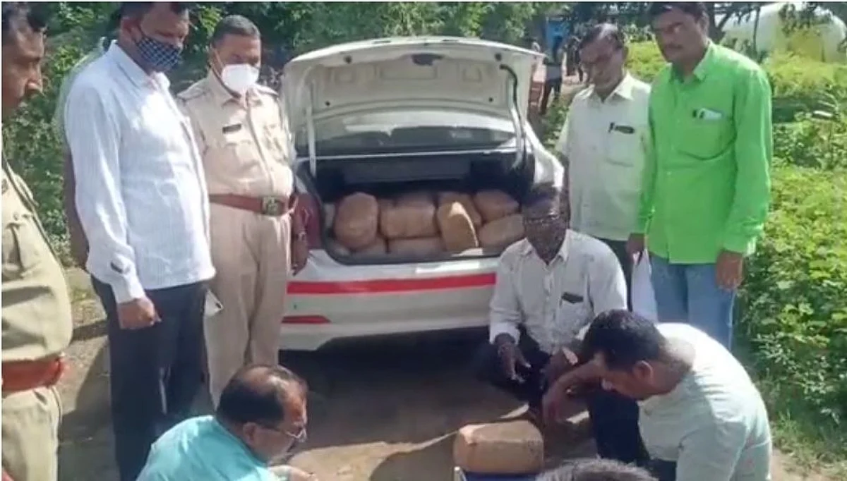 तस्करांचा थरारक पाठलाग; पोलिसांनी जप्त केला 226 किलो गांजा!
