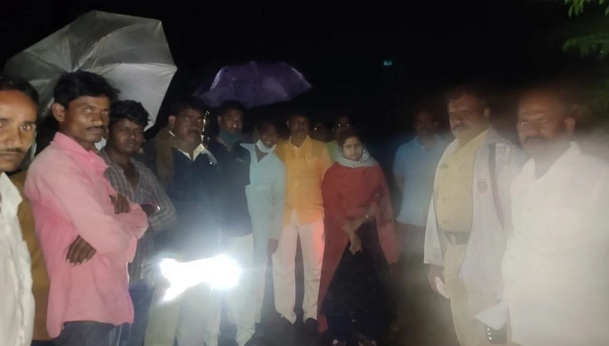 बाम्हणी- वलखेड ओढ्यात वाहून गेलेल्या दोघांना वाचवण्यात यश, एकाचा शोध सुरु