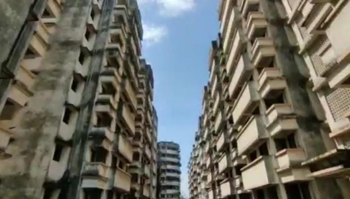 कल्याणमधील BSUP इमारतीची लिफ्ट गायब! पालिका मात्र अनभिज्ञ...