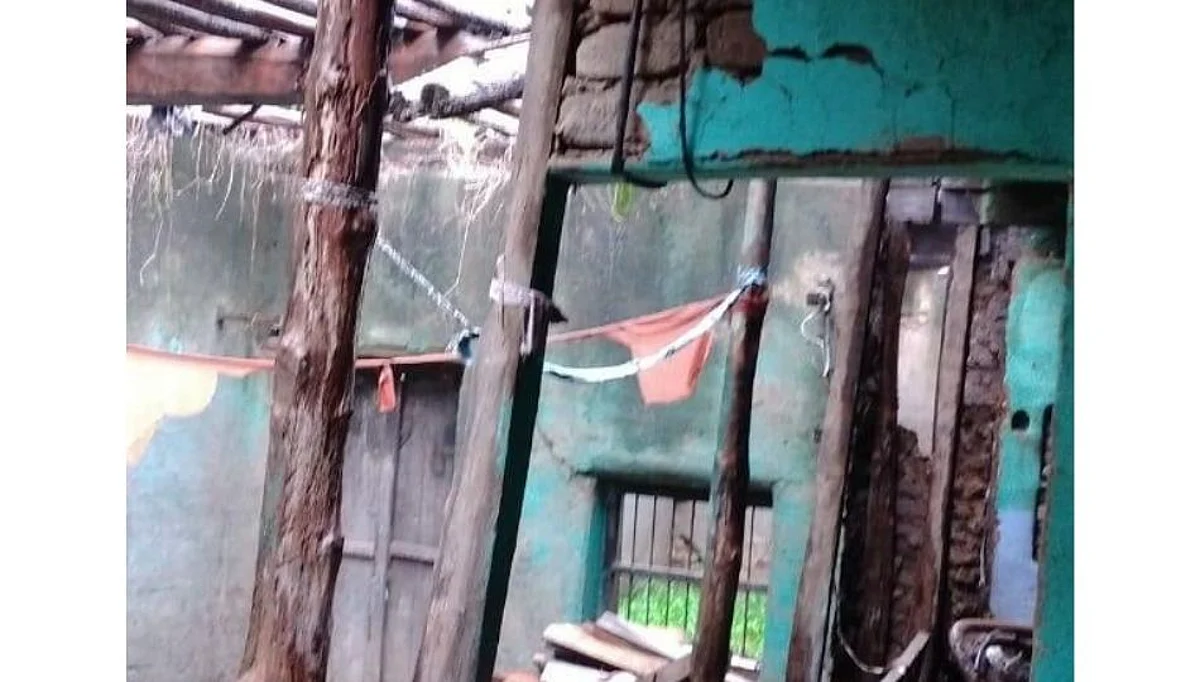 शिरूर परिसरात जोरदार पाऊस; घरांची झाली पडझड