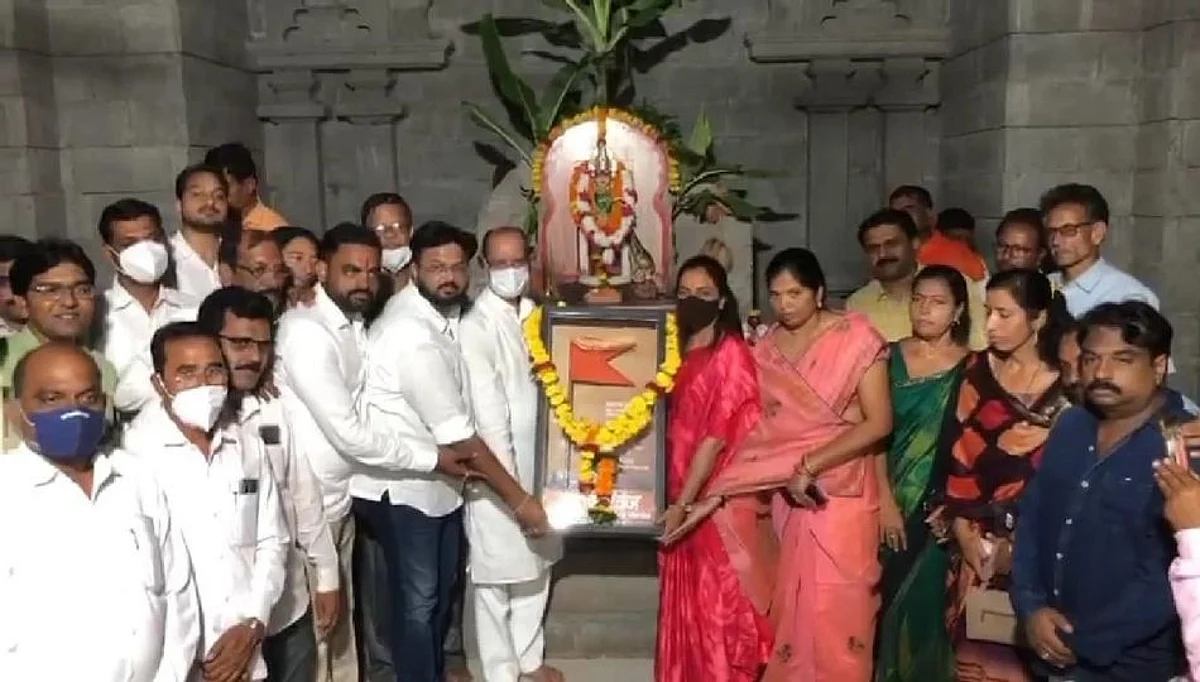 मुक्ताईनगरात ‘स्वराज्य ध्वज’ यात्रेचे आगमन; संत मुक्ताई मंदिरात पुजन