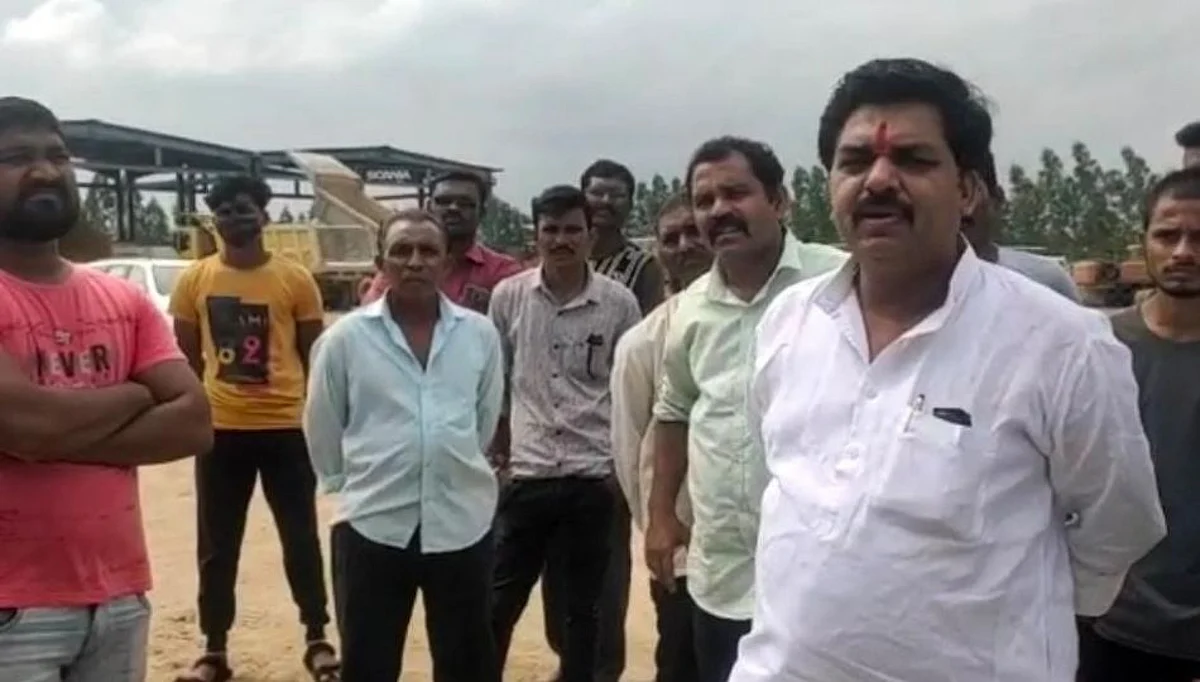 स्थानिकांच्या रोजगारासाठी मनसेच्या राजू उंबरकरांनी कंपनीत धडक देत दिला अल्टीमेटम