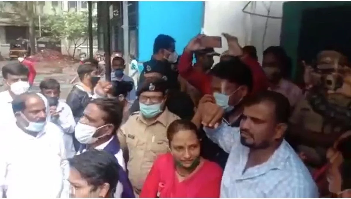 Sakinaka Rape Case: राजावाडी रूग्णालयाबाहेर भीम आर्मीची निदर्शने