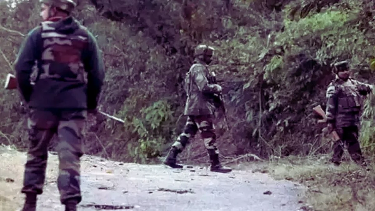 जम्मू-काश्मीरच्या देवसर भागात सुरक्षा दल आणि दहशतवाद्यांमध्ये मोठी चकमक सुरू