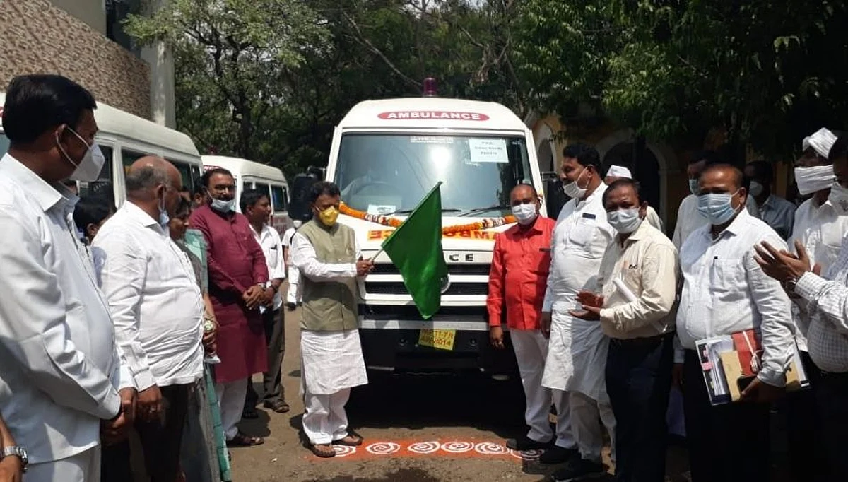 Buldhana : आरोग्य विभागात 30 नवीन ॲम्बुलन्स रुग्णसेवेसाठी दाखल