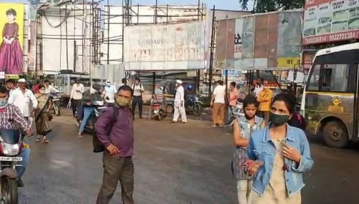 महाराष्ट्र बंदला पुण्याच्या ग्रामीण एसटी बसस्थानकात प्रवाशांची गर्दी...