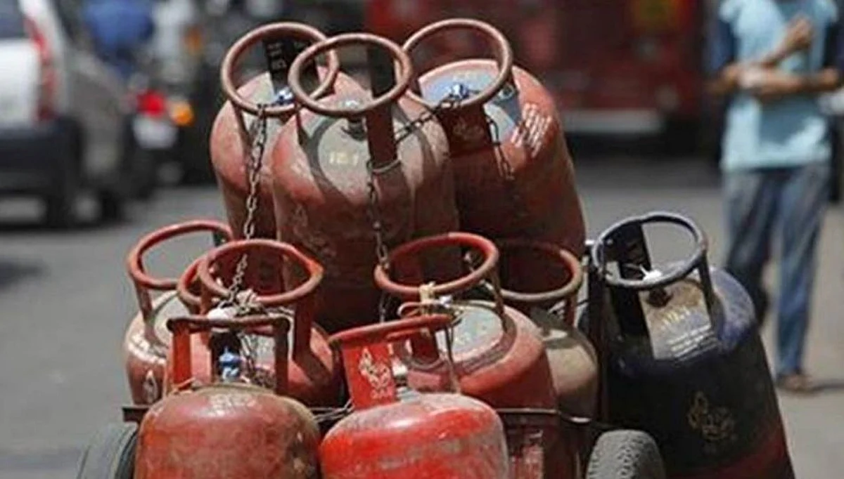 एलपीजी गॅसचा काळाबाजार; टँकर डेपोवर न नेता परस्पर गॅसची विल्हेवाट