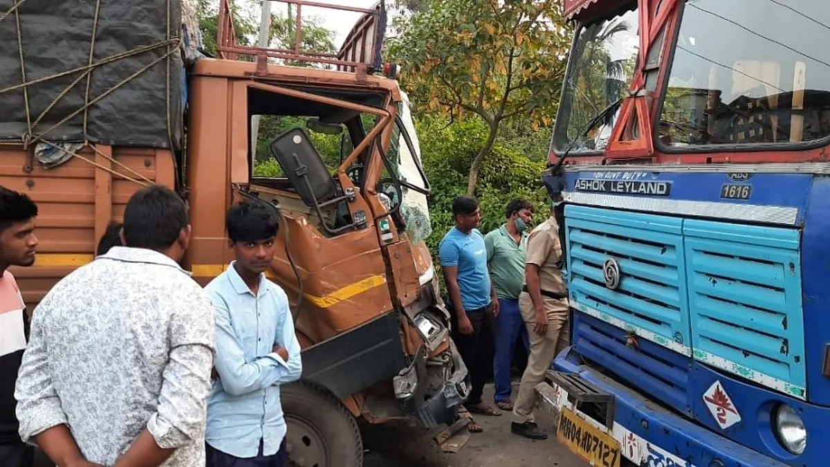 आरसीएफ कॉलनीत ट्रकची समोरासमोर धडक; एक जखमी