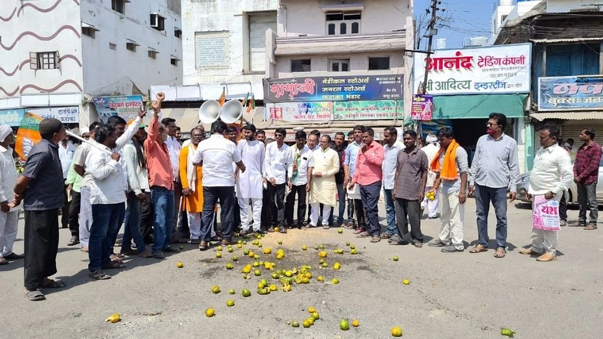 "बच्चू कडू नौटंकीबाज आंदोलक; कधी अंगावर साप, तर कधी पाण्याच्या टाकीवर चढून आंदोलन करतात!