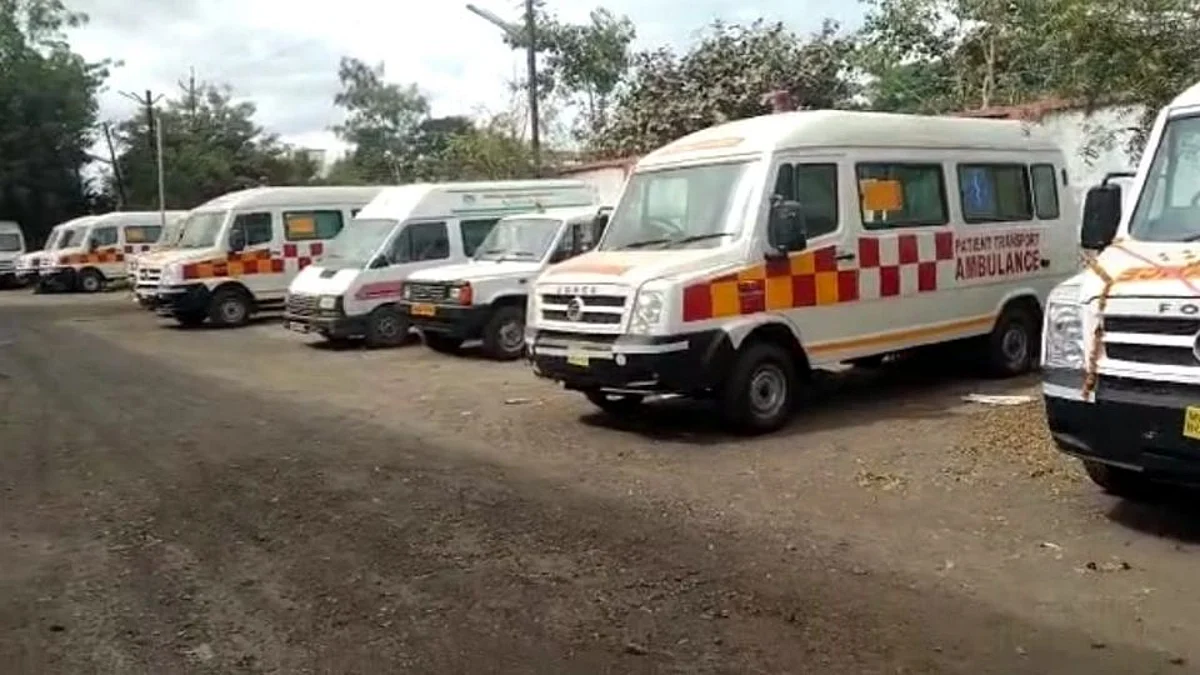 Parbhani: जिल्हा सामान्य रुग्णालयात 50 रुग्णवाहिका सहा महिन्यांपासून धूळखात पडून!