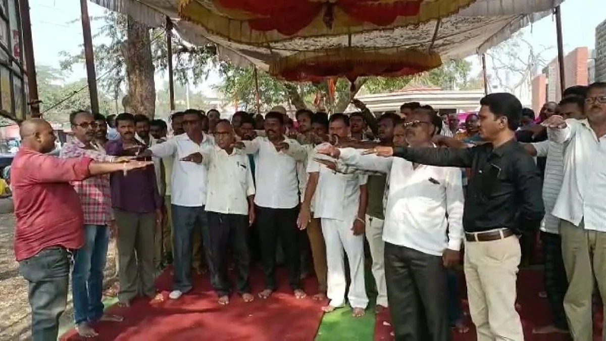 एसटी कर्मचाऱ्यांनी घेतली कुलदेवतेची शपथ; जळगाव जिल्ह्यातही संप कायम