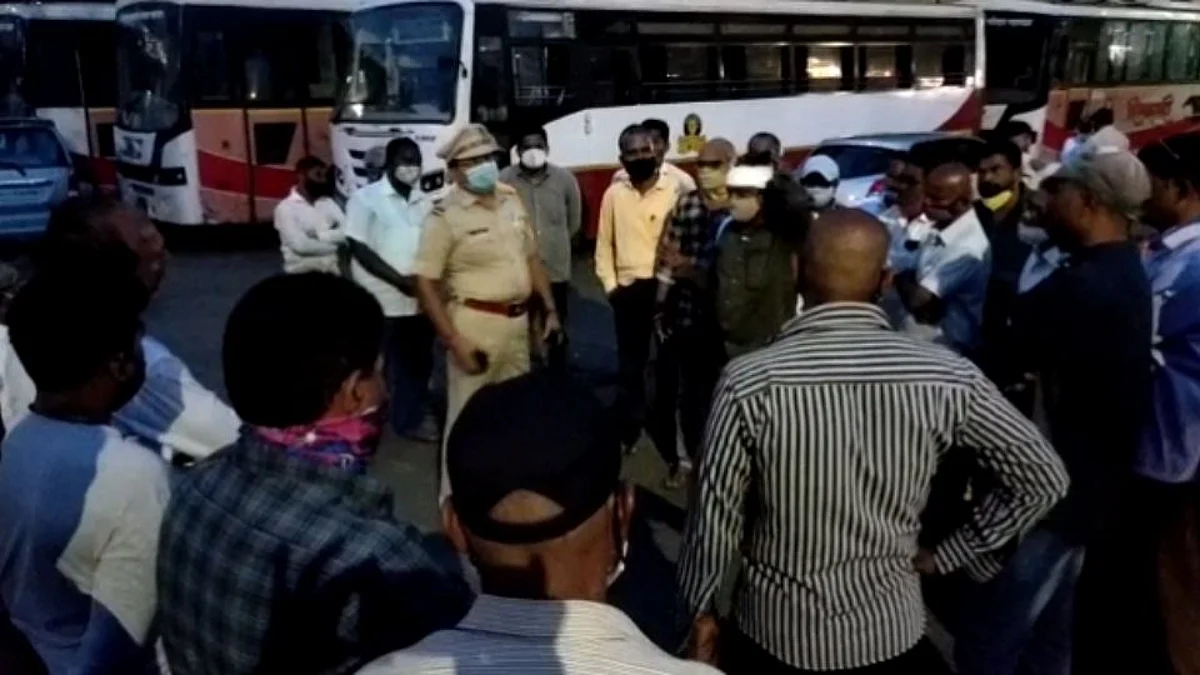 साताऱ्यात एसटी संपला लागले गालबोट...