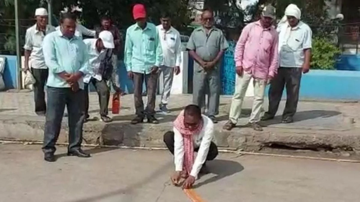 कृषी कायदे रद्द करण्याचे स्वागत; नवापूरमध्ये फटाके फोडून जल्लोष