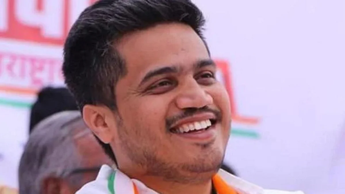 हाेय, हे खरं आहे! कर्जत जामखेडच्या अधिकार्यांवर माझा दबाव आहेच - राेहित पवार