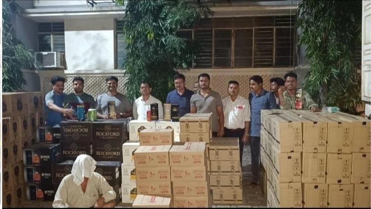 विदेशी मद्यसाठा जप्त; महाराष्ट्र– गुजरात सीमाभागात कारवाई