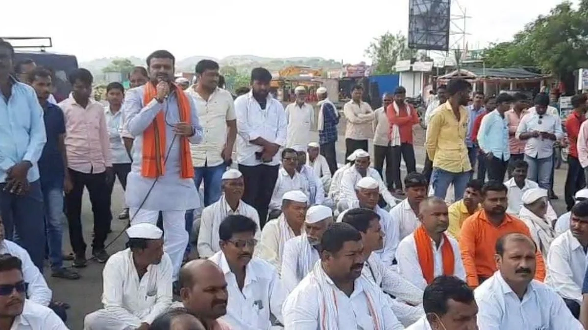 अतिवृष्टीच्या अनुदानासाठी शेतकरी आक्रमक...