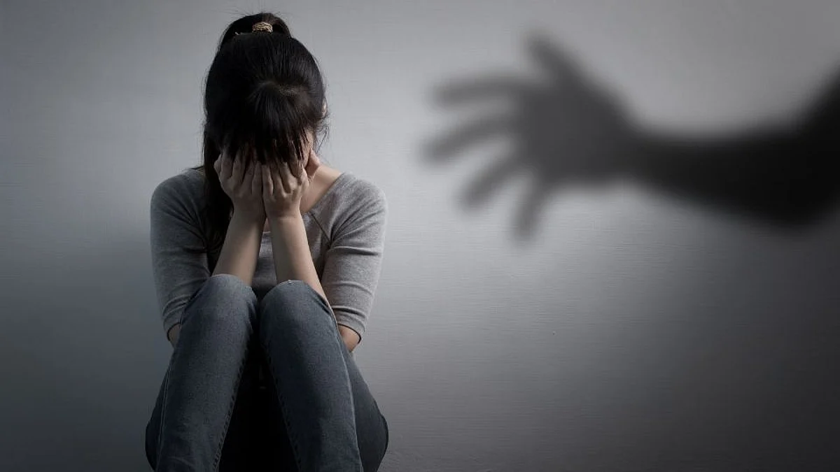 १६ वर्षीय मुलीला प्रेमाच्या जाळ्यात ओढलं, गरोदर राहिल्याचं कळताच प्रियकराने तिला सोडलं