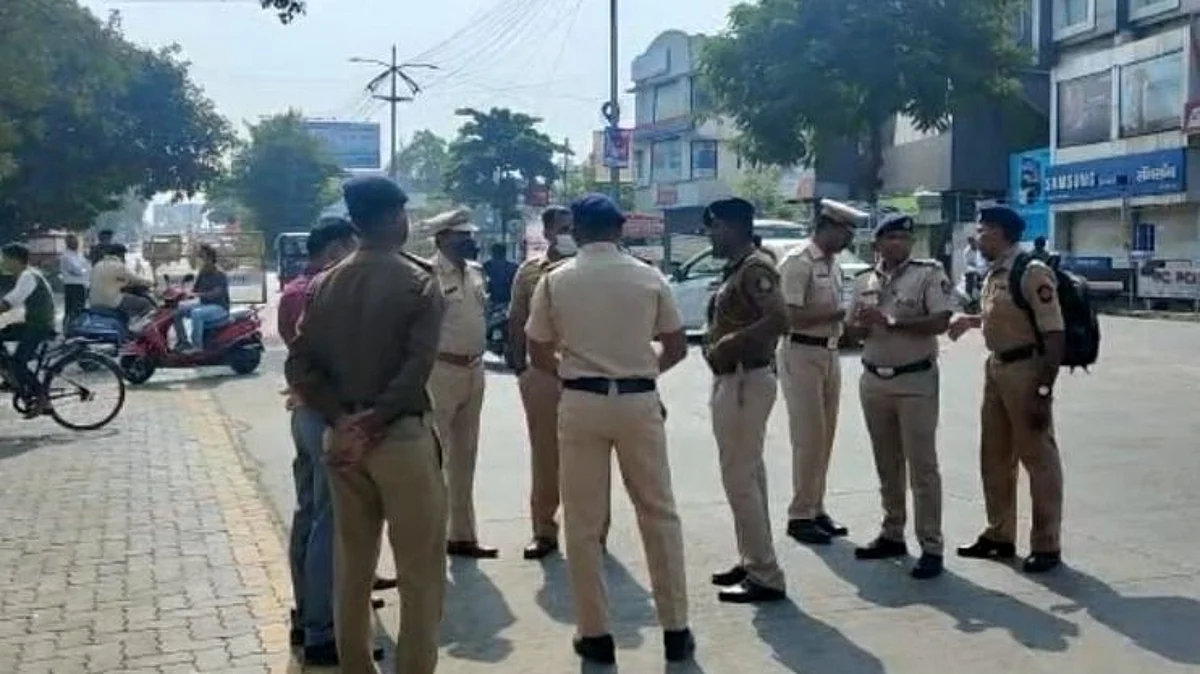 सार्वजनिक कार्यक्रमांवर पोलिस प्रशासनाचे निर्बंध; आयोजनापूर्व परवानगी अनिवार्य!