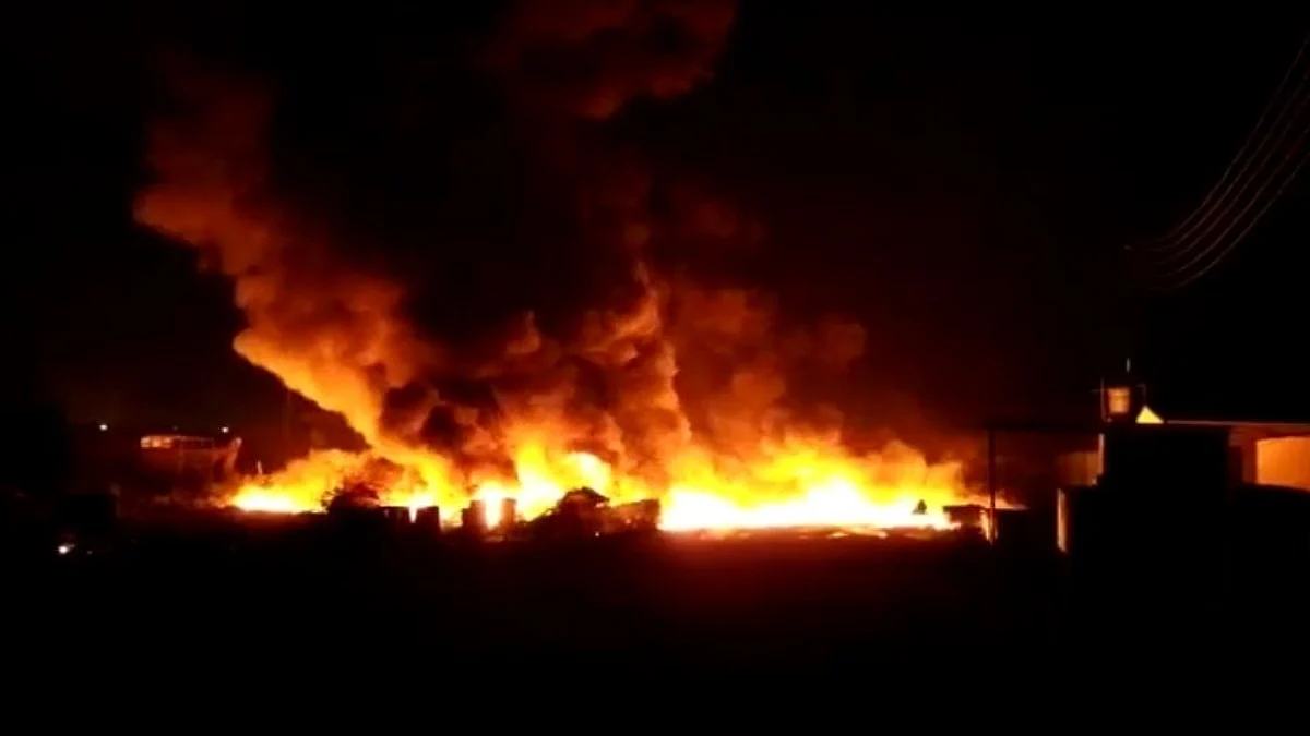 Breaking : अकोल्यात ईगल कंस्ट्रक्शनच्या प्लांट मध्ये स्फोट; दोघांचा जागीच मृत्यु!