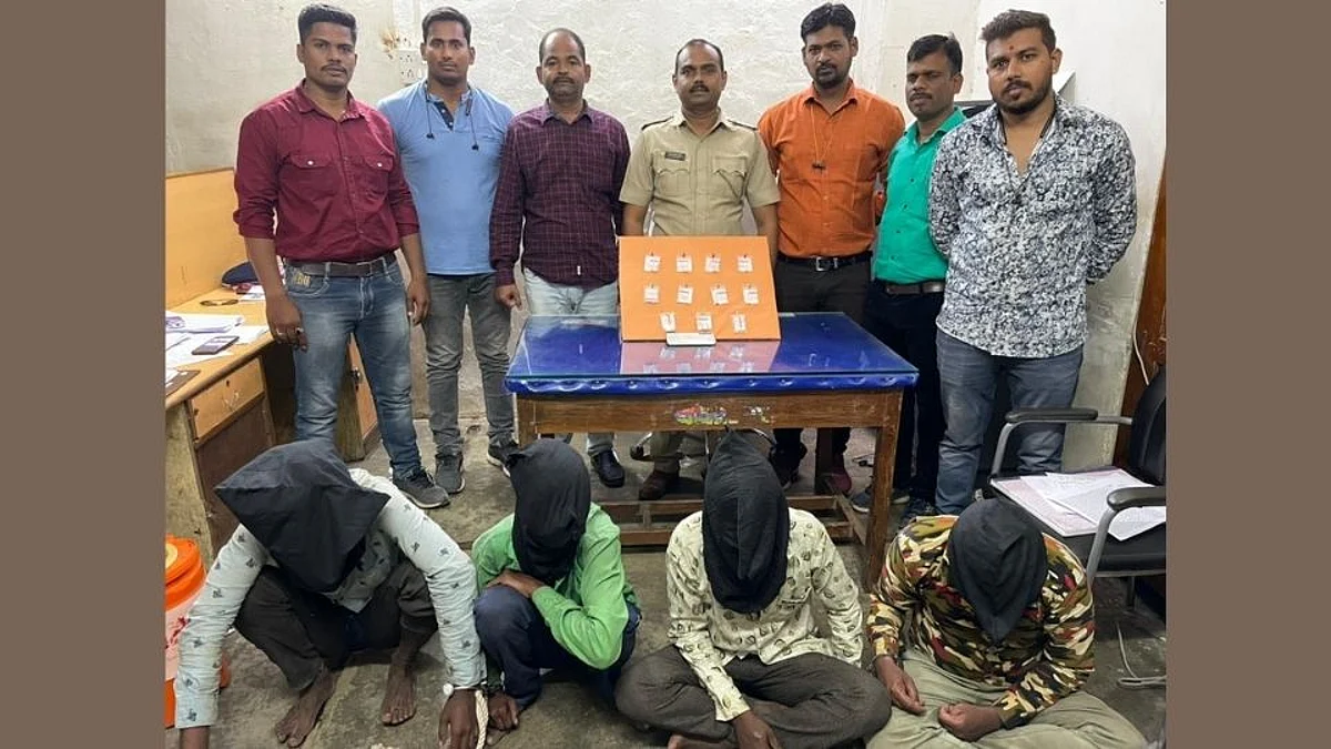 Akola: आठ ठिकाणी घरफोडी करणाऱ्या चोरट्यांना ठोकल्या बेड्या