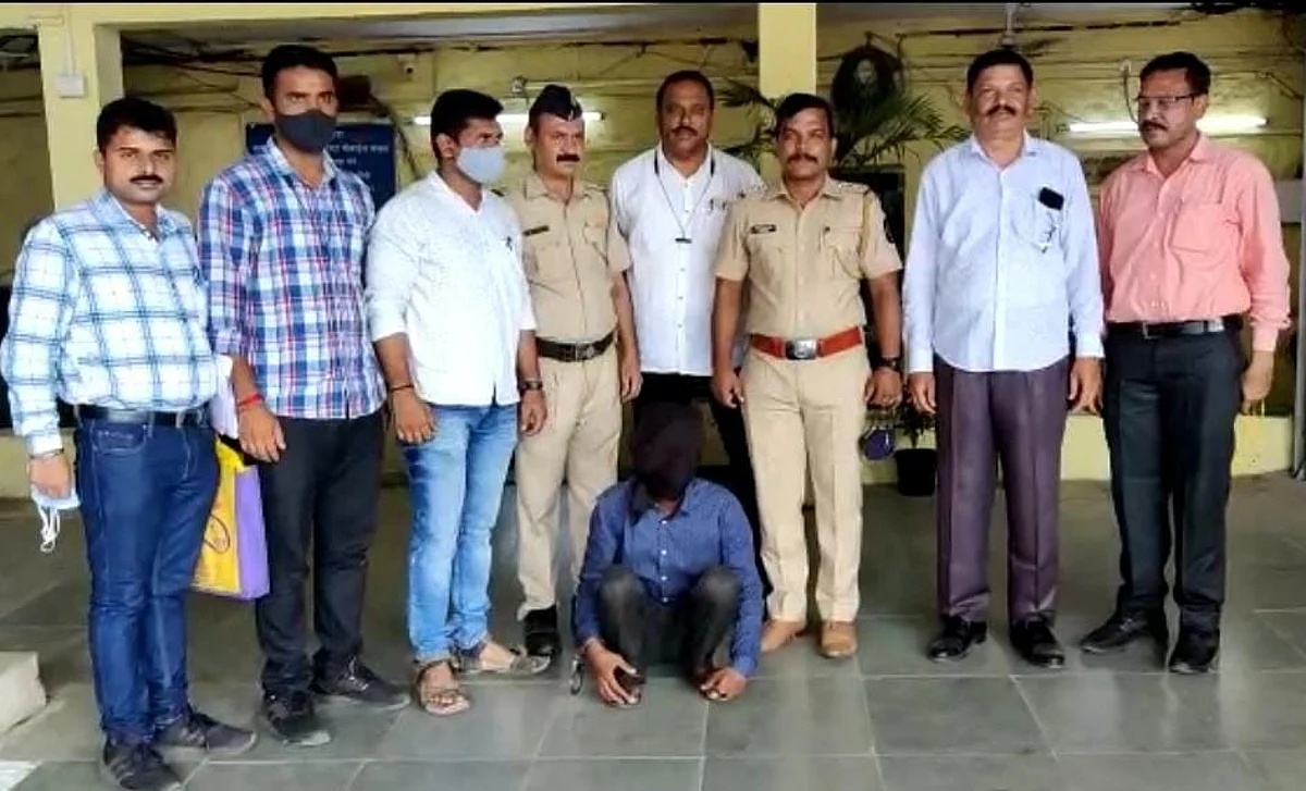 लोकलमध्ये Mobile हिसकावून पळणाऱ्या चोरट्याला ठोकल्या बेड्या; अन्य 15 चोऱ्याही उघड