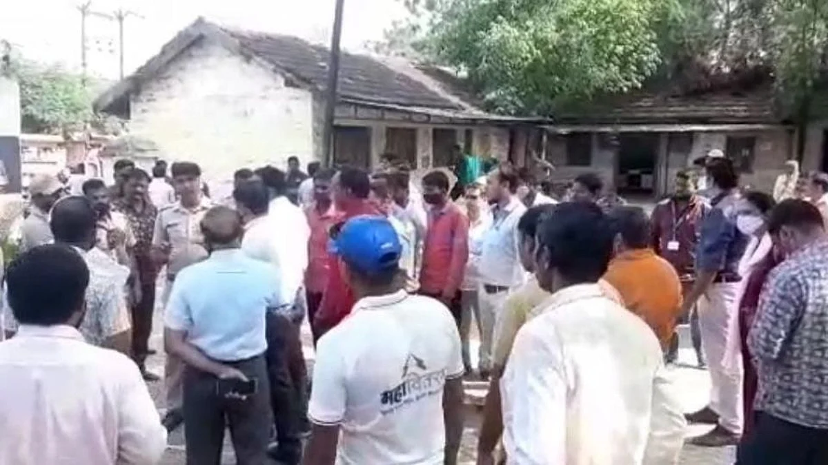 वीजबिल वसुलीसाठी गेलेल्या महावितरण कर्मचाऱ्यांना मारहाण