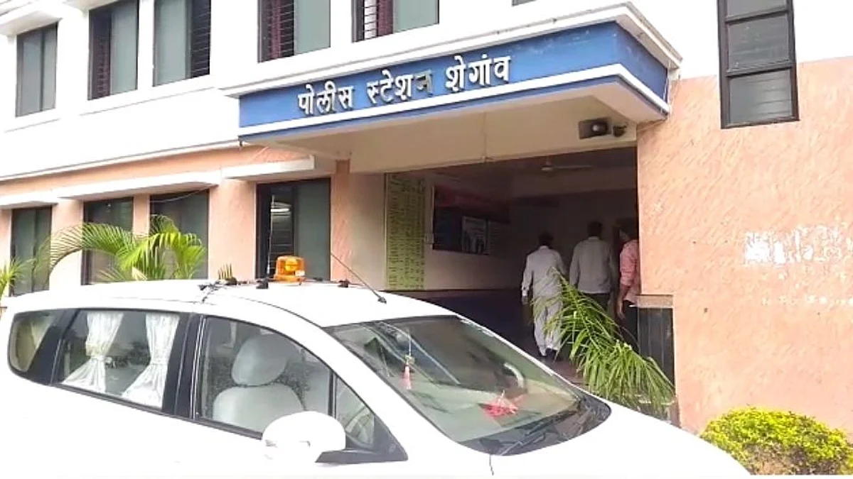 सोशल मीडियावर आक्षेपार्ह पोस्ट टाकल्याप्रकरणी चौघांविरुद्ध गुन्हे दाखल...
