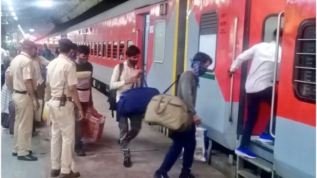 तिकीट तपासणी..आठ महिन्यात शंभर कोटींचा दंड वसूल
