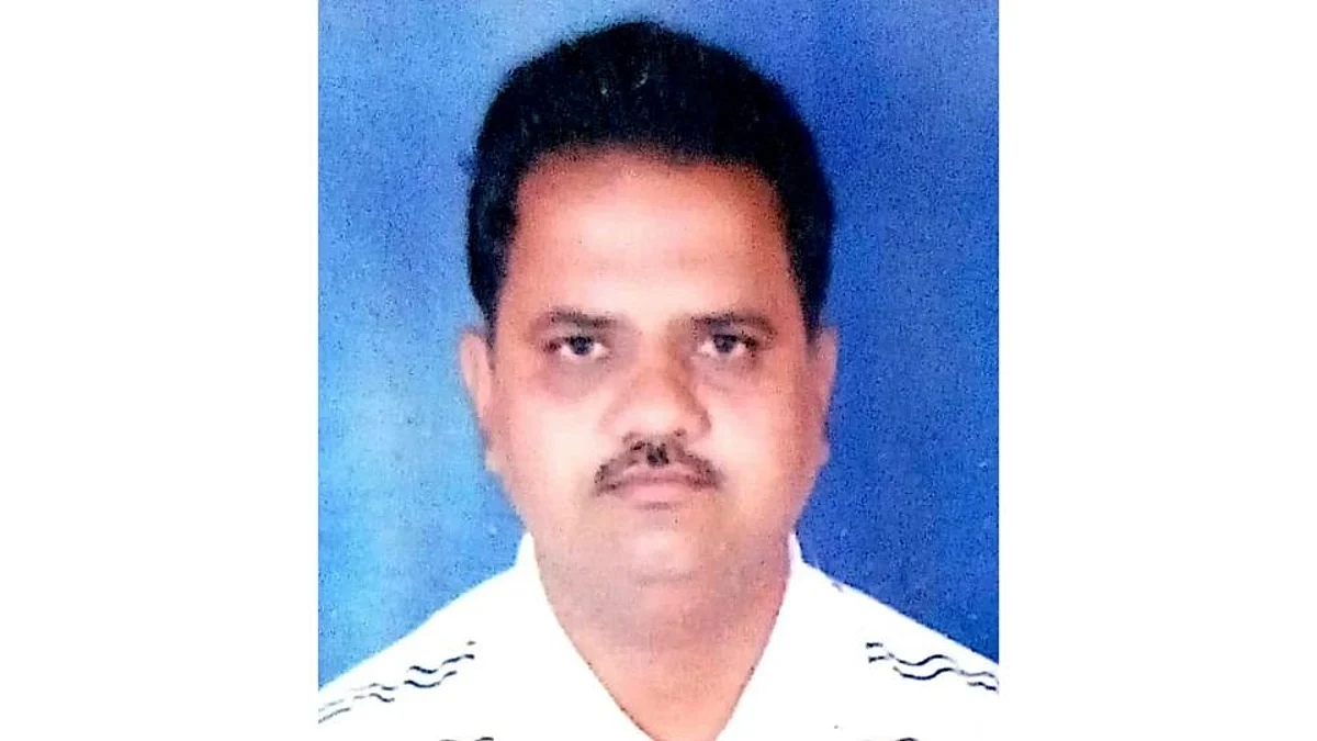 अडीच हजाराची लाच घेताना कनिष्ठ सहाय्यक अडकला