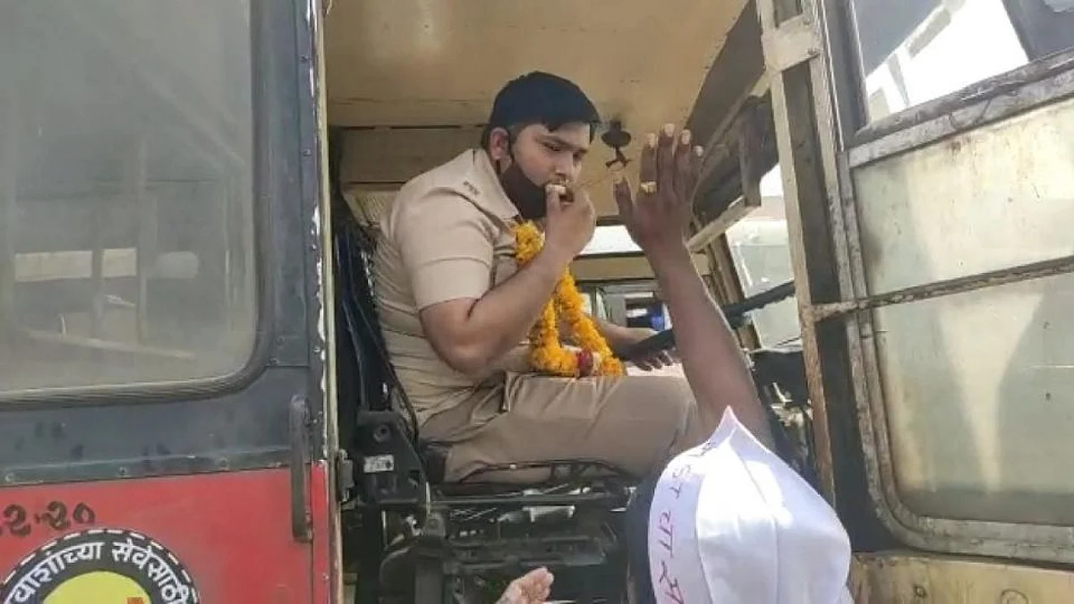 कडेकोट बंदोबस्तात बससेवा सुरू; धुळे बसस्थानकात गोंधळ