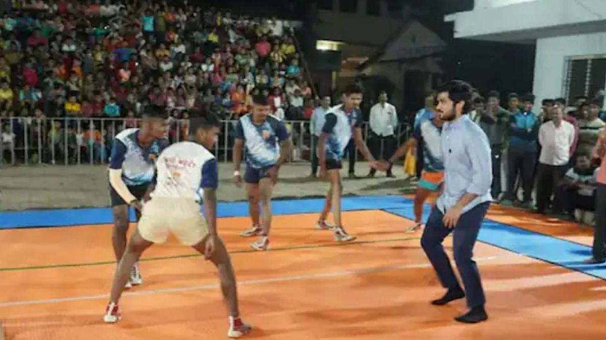 कबड्डीचा मोह कुणाला आवरतो का? आमदार ऋतुराज पाटील जेव्हा मैदानात उतरले तेव्हा काय झालं? (पहा व्हिडिओ)